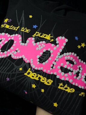 🕷️ Pink Spider Web Graphic Hoodie 🌟